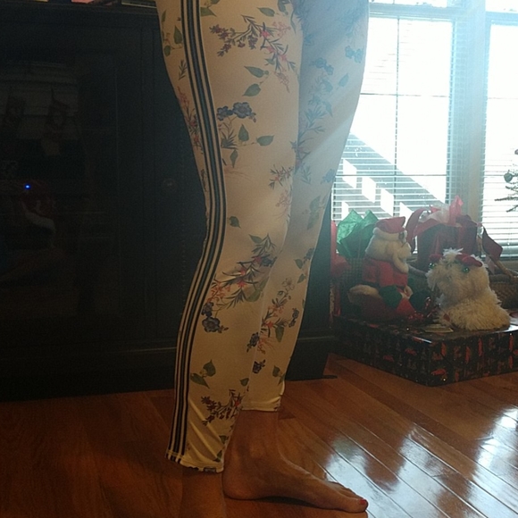 Athleta Yoga Pants - Picture 8 of 8